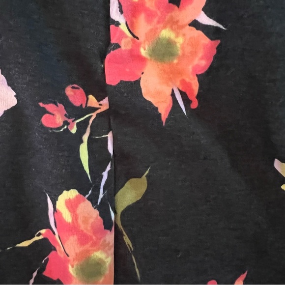 NWT SO BLACK FLORAL MINI FLOUNCE SKIRT WITH RUFFLE HEM SIZE XS - Picture 7 of 8